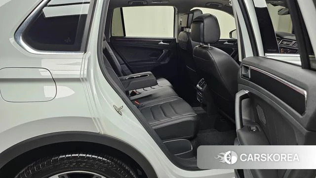 Volkswagen Tiguan second Generation 2022 Белый из Кореи, фото 3