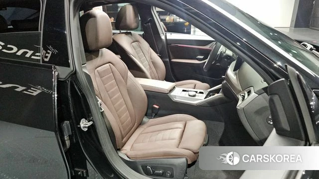BMW 4 Series (G22) 2025 Черный из Кореи, фото 3