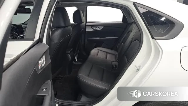 Kia The New K3 2nd generation 2022 Белый из Кореи, фото 3