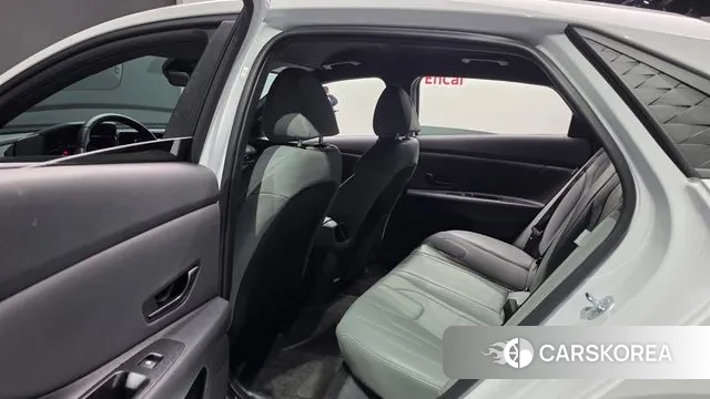 Hyundai The New Avante (CN7) 2024 Белый из Кореи, фото 3