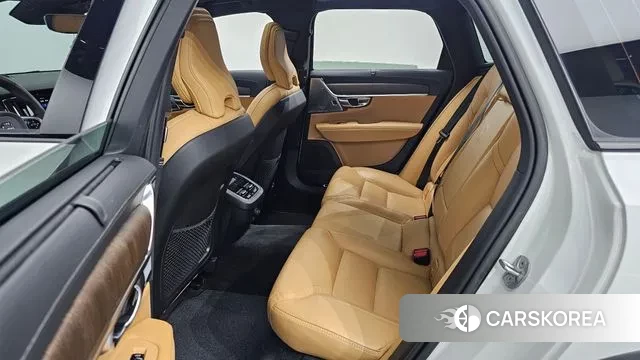 Volvo V90 Cross-Country 2022 Белый из Кореи, фото 3