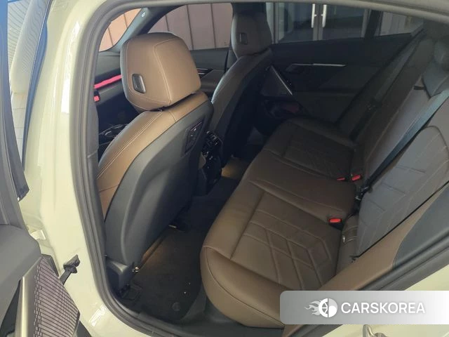 BMW 5 Series (G60) 2025 Белый из Кореи, фото 3