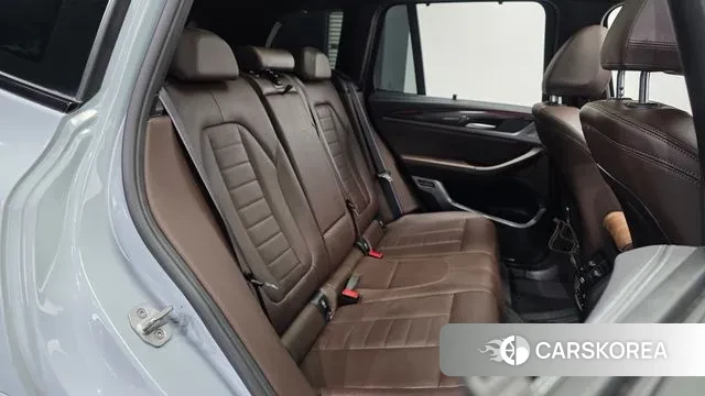 BMW X3 (G01) 2024 Серебристо-серый из Кореи, фото 3