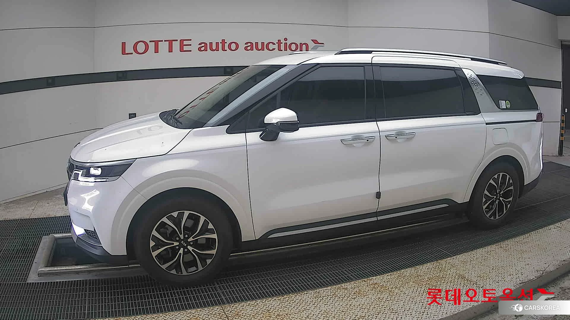 Kia Carnival 2021 Белый из Кореи, фото 3