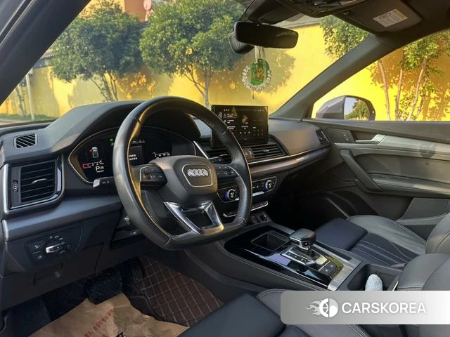 Audi Q5L Sportback 2021 Серебристо-серый из Китая, фото 3
