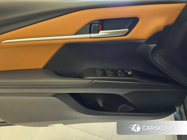 Toyota Camry (XV80) 2024 Серый из Кореи, фото 3