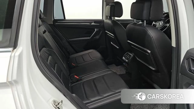 Volkswagen Tiguan second Generation 2020 Белый из Кореи, фото 3