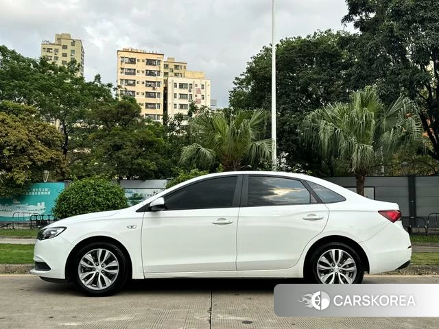Buick Yinglang 2020 Белый из Китая, фото 3