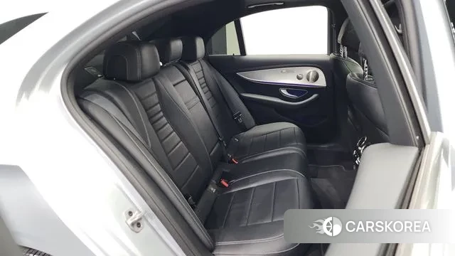 Mercedes-Benz E-Class W213 2021 Серебристо-серый из Кореи, фото 3