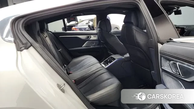 BMW 8 Series (G15) 2021 Белый из Кореи, фото 3