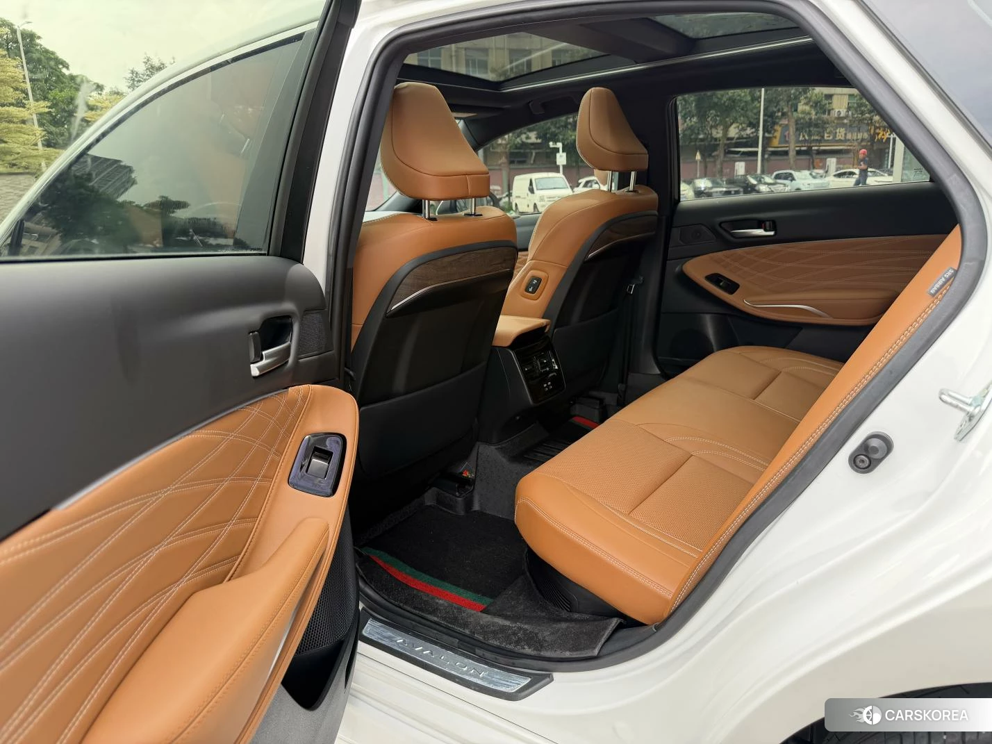 Toyota Avalon 2024 Белый из Китая, фото 3