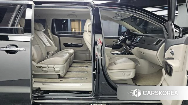 Kia The New Carnival 2019 Черный из Кореи, фото 3