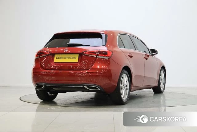 Mercedes-Benz Class A (imported) 2023 Красный из Китая, фото 3