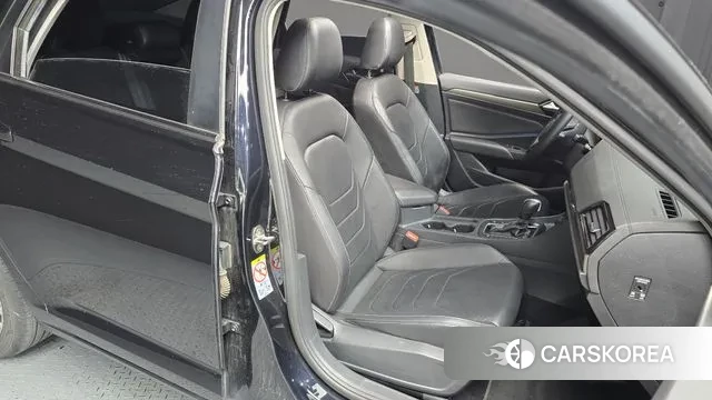 Volkswagen 7th Generation of Jetta 2021 Черный из Кореи, фото 3