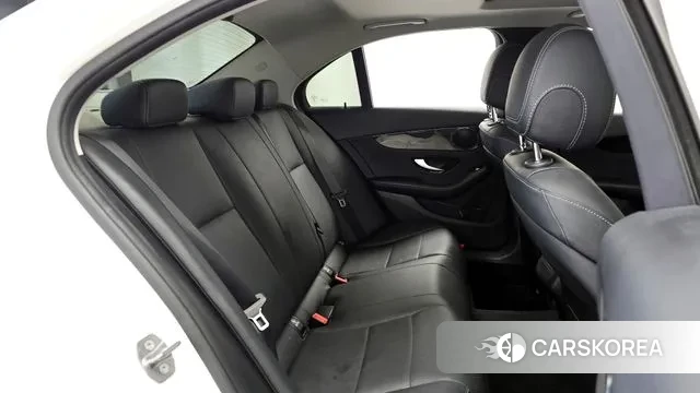 Mercedes-Benz C-Class W205 2018 Белый из Кореи, фото 3