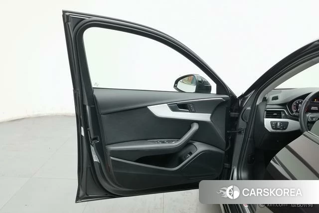 Audi A4L 2022 Фиолетовый из Китая, фото 3