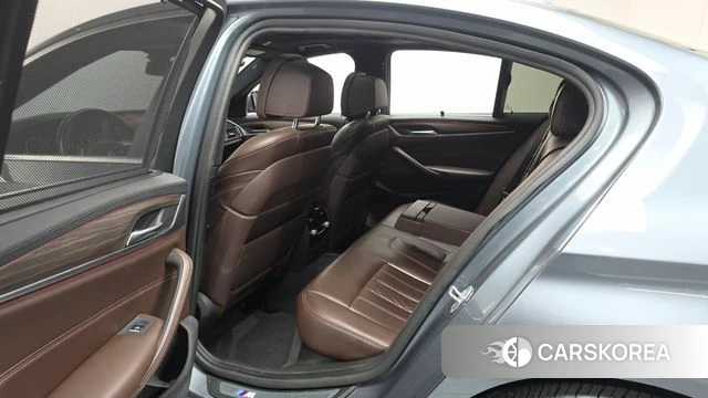 BMW 5 Series (G30) 2018 Серый из Кореи, фото 3