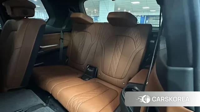 BMW X7 (G07) 2024 Серый из Кореи, фото 3