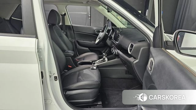 Hyundai Venue 2023 Белый из Кореи, фото 3