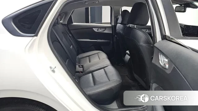 Kia The New K3 2nd generation 2022 Белый из Кореи, фото 3