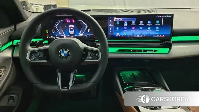 BMW 5 Series (G60) 2025 Белый из Кореи, фото 3