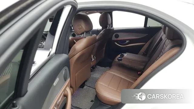 Mercedes-Benz E-Class W213 2018 Белый из Кореи, фото 3