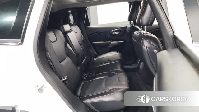 Jeep Cherokee (KL) id 3296616 из Кореи 3