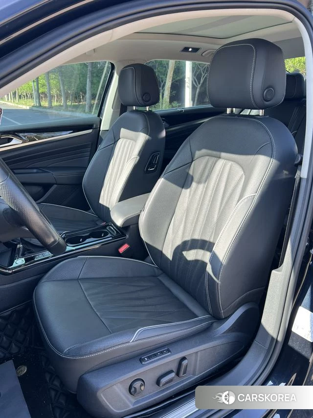Volkswagen Passat 2022 Черный из Китая, фото 3