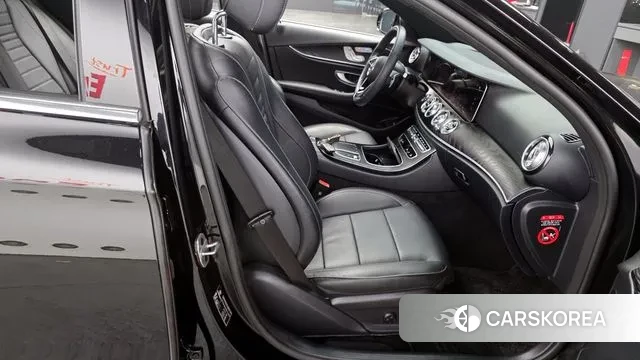 Mercedes-Benz E-Class W213 2023 Черный из Кореи, фото 3