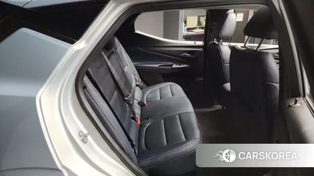 Chevrolet (GM Daewoo) Bolt EUV 2022 Светло-серебряный цвет из Кореи, фото 3