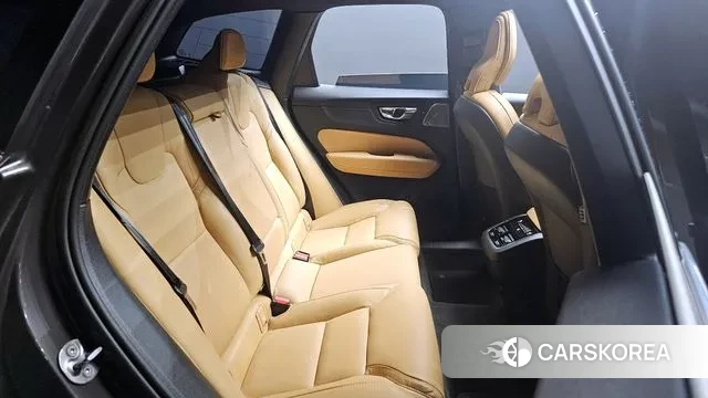 Volvo XC60 second Generation 2022 Серый из Кореи, фото 3