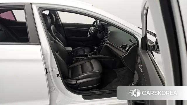 Hyundai Avante AD 2018 Белый из Кореи, фото 3