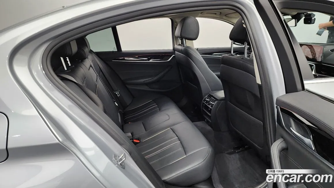 BMW 5 Series (G30) 2019 Серебряный из Кореи, фото 3