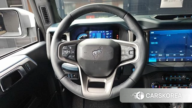 Ford Bronco 6th Generation 2024 Серебристо-серый из Кореи, фото 3