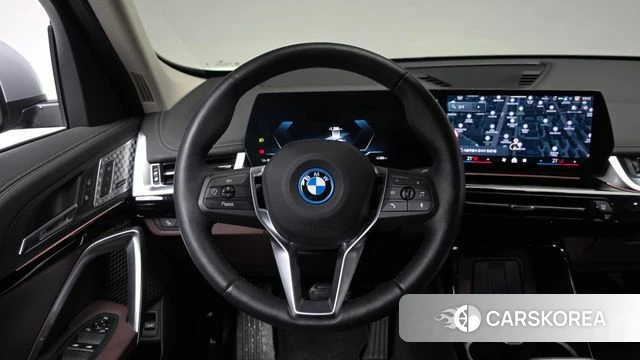 BMW iX1 (U11) 2024 Зеленый из Кореи, фото 3