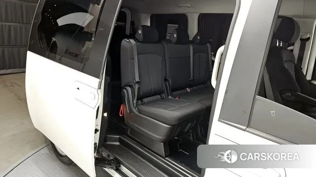 Hyundai Staria 2021 Белый из Кореи, фото 3