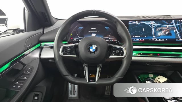 BMW 5 Series (G60) 2024 Белый из Кореи, фото 3