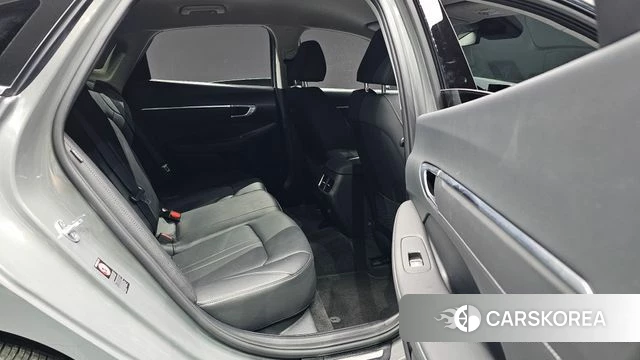 Hyundai Sonata (DN8) 2022 Серебристо-серый из Кореи, фото 3