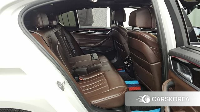 BMW 5 Series (G30) 2018 Белый из Кореи, фото 3