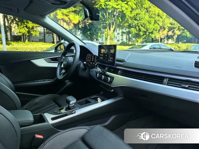 Audi A4L 2022 Темно-серый из Китая, фото 3