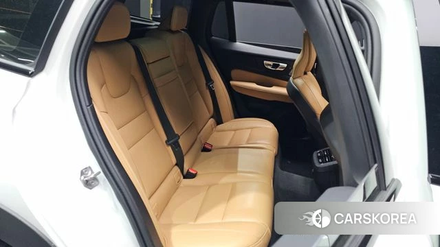 Volvo V60 Cross-Country 2nd Generation 2021 Белый из Кореи, фото 3