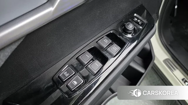 Ssangyong Torres EVX 2023 Белый из Кореи, фото 3