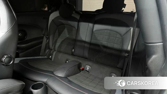 Mini Cooper S 2023 Серебряный из Кореи, фото 3