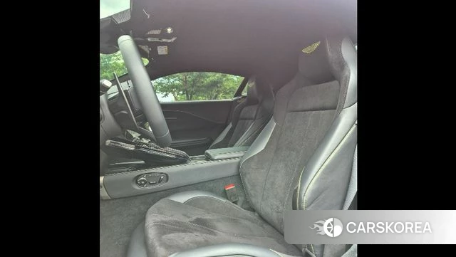 Aston Martin Vantage 2nd Generation 2025 Синий нефрит из Кореи, фото 3