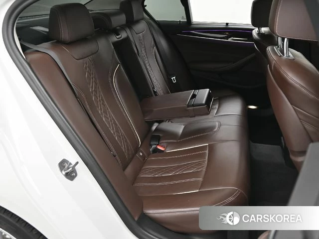 BMW 5 Series (G30) 2022 Белый из Кореи, фото 3