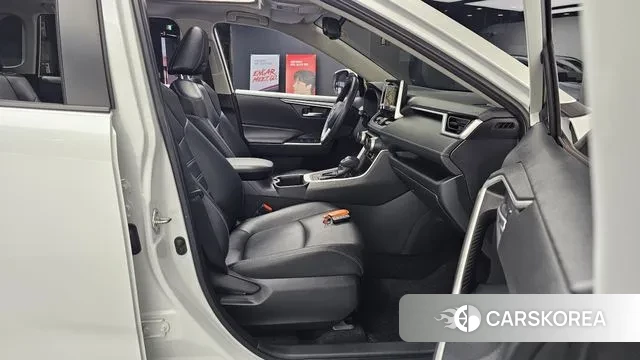 Toyota RAV4 5th Generation 2023 Белый из Кореи, фото 3