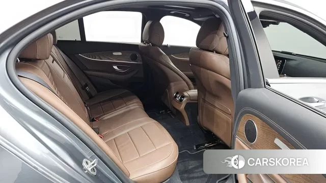 Mercedes-Benz E-Class W213 2021 Серый из Кореи, фото 3