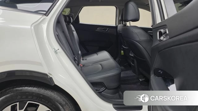 Kia Sportage 5th Generation Hybrid 2023 Белый из Кореи, фото 3