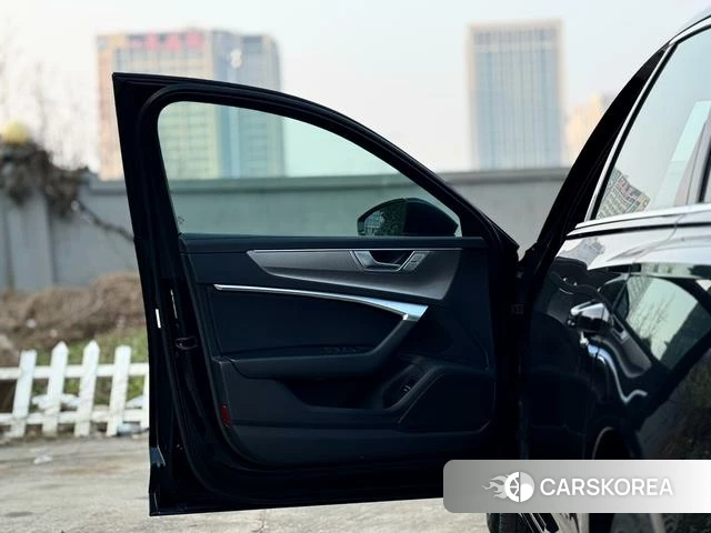 Audi A6L 2023 Черный из Китая, фото 3