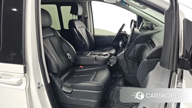 Hyundai Staria 2024 Белый из Кореи, фото 3